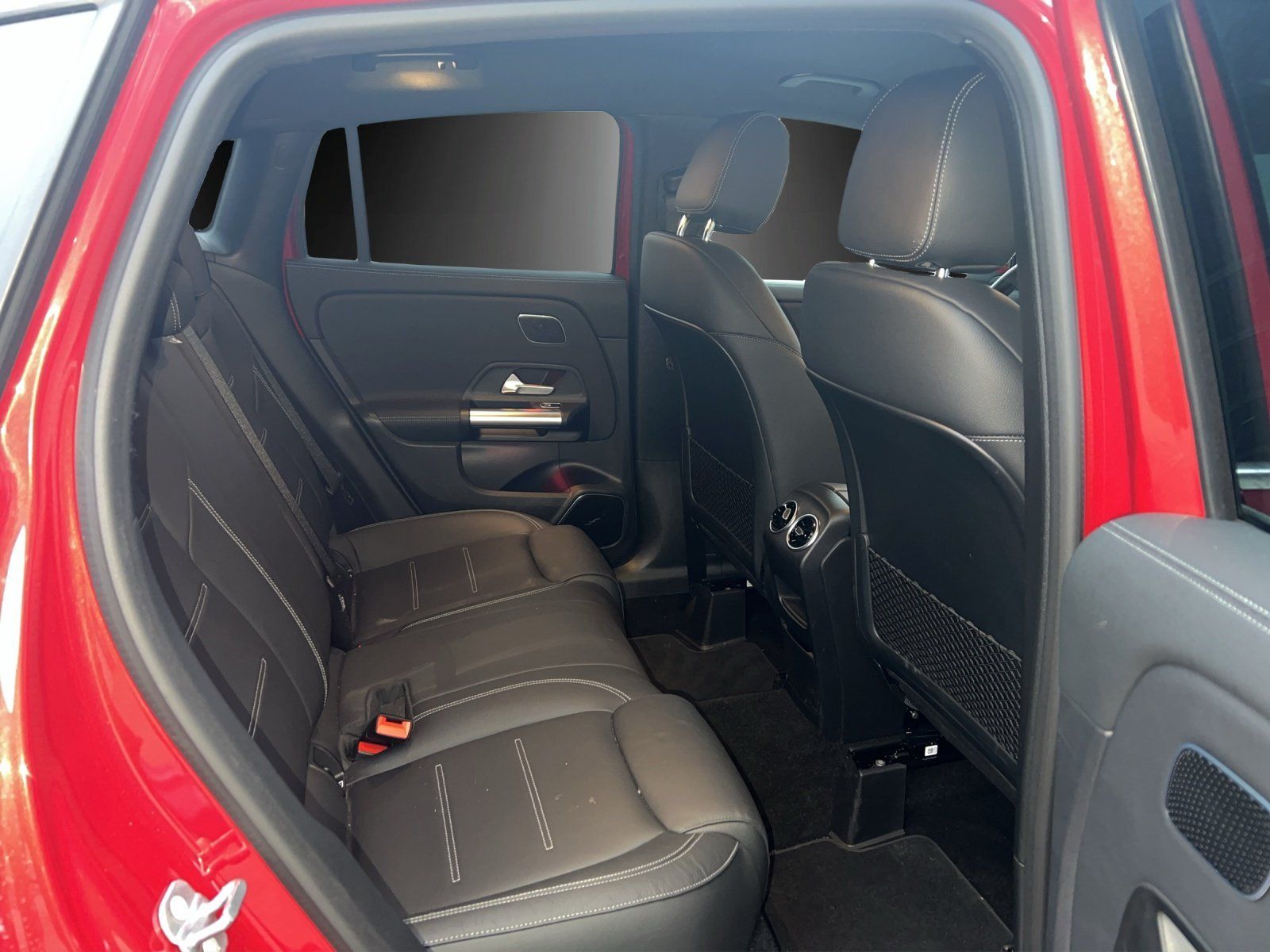 Fahrzeugabbildung Mercedes-Benz GLA 180 d+AMG-Line+DISTRONIC+Memory+Burmester