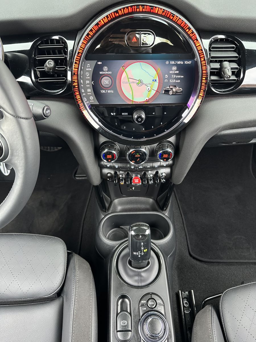 Fahrzeugabbildung MINI John Cooper Works Cabrio NAV+LED+VC+ACC+17ZO+PP