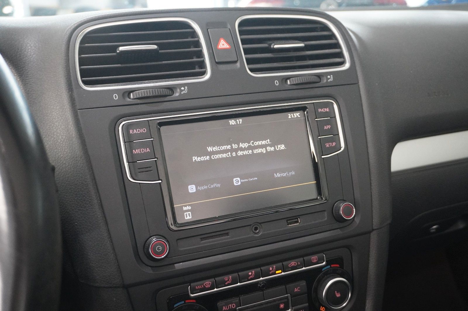 Fahrzeugabbildung Volkswagen Golf VI Cabriolet 1.2 TSI NAVI/SHZ/USB/PDC/TEMP.
