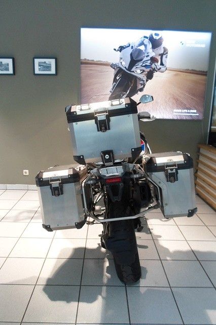 Fahrzeugabbildung BMW R1250GS ADV mit Koffer & Frästeile Paket