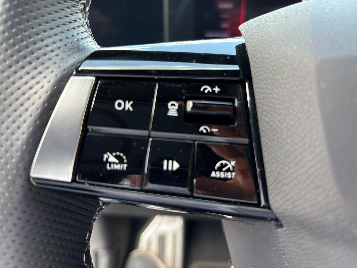 Opel Astra Electric Ultimate 54kWh Infotainment Tech 
