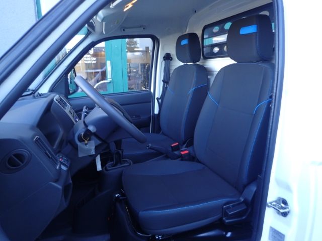 Fahrzeugabbildung Piaggio Porter NP6 SR SW LPG TOP 3-Seiten Kipper Berganf