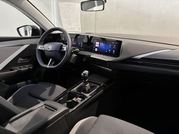 Fotografie 8 des Opel Astra 1.2 Turbo Enjoy Komfort + Tech Paket