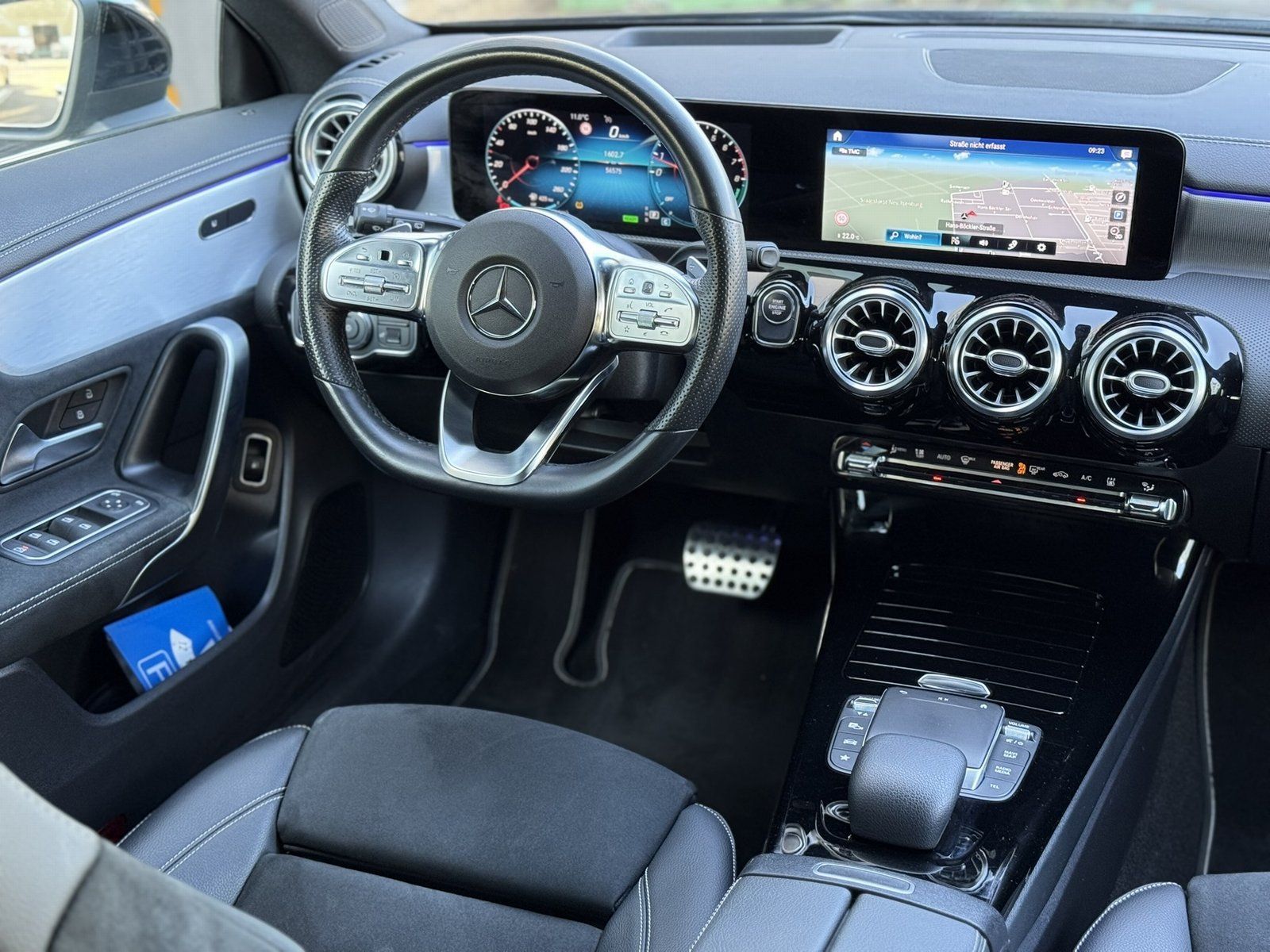 Fahrzeugabbildung Mercedes-Benz CLA 250 e SB*AMG*LED*HEAD-UP*AMBIENTE*KAMERA*