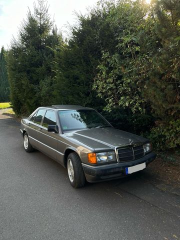 Mercedes-Benz Mercedes w201 190e 2.0 Oldtimer