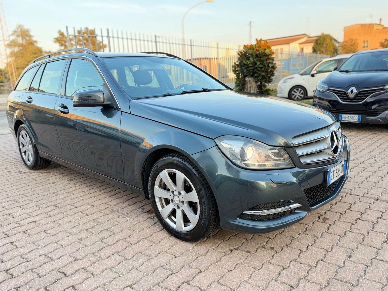 Mercedes-Benz C200 2014 — салон