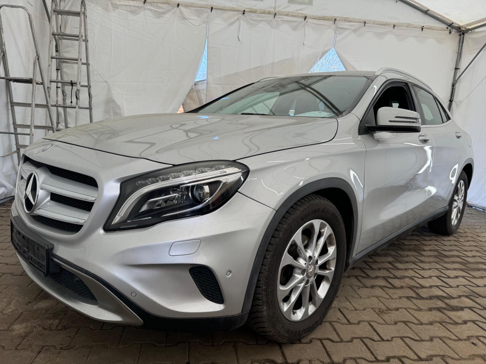 Mercedes-Benz GLA 220 CDI 4Matic Automatik Leder Xenon