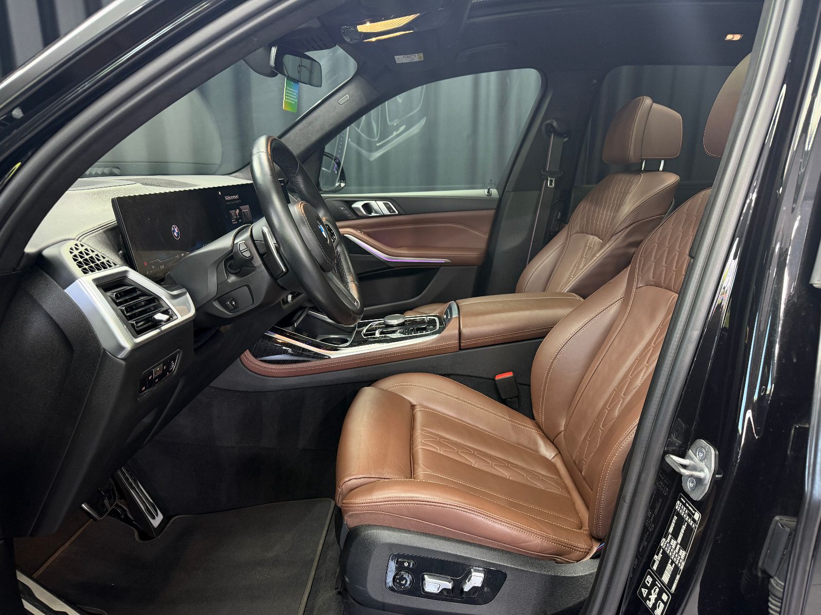 Fahrzeugabbildung BMW X7 xDrive 40 d M Sport PRO|SKY-LOUNGE|7-SITZE|