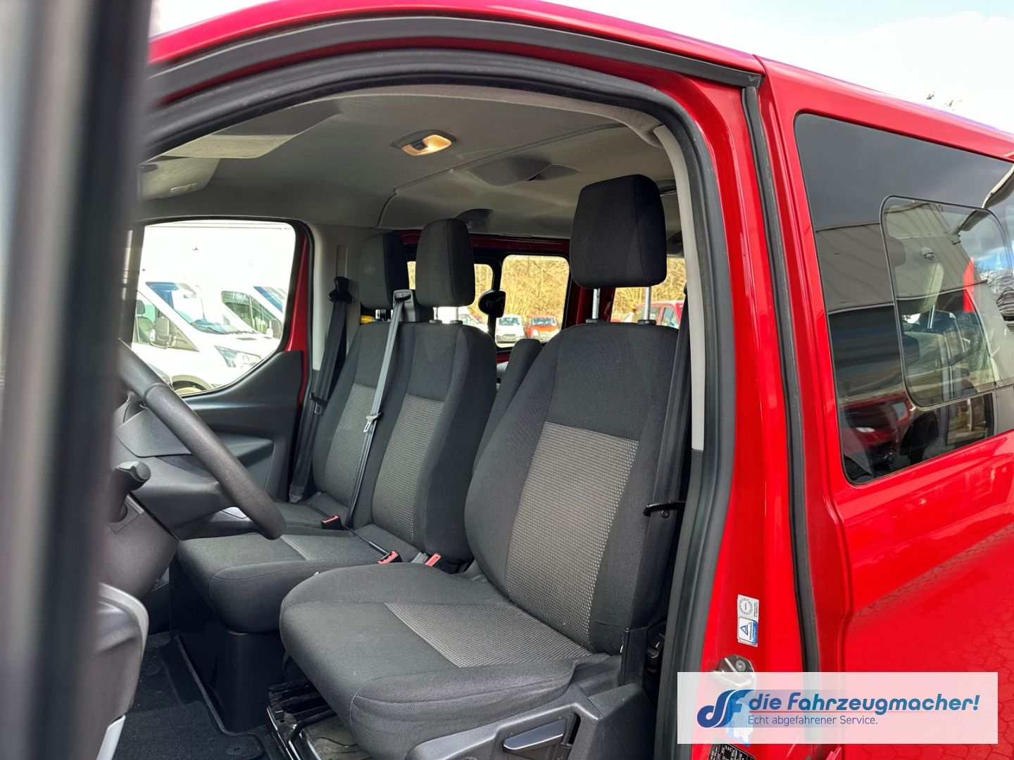 Fahrzeugabbildung Ford Transit Custom Kombi 300 L1 2.2 TDCi *1415