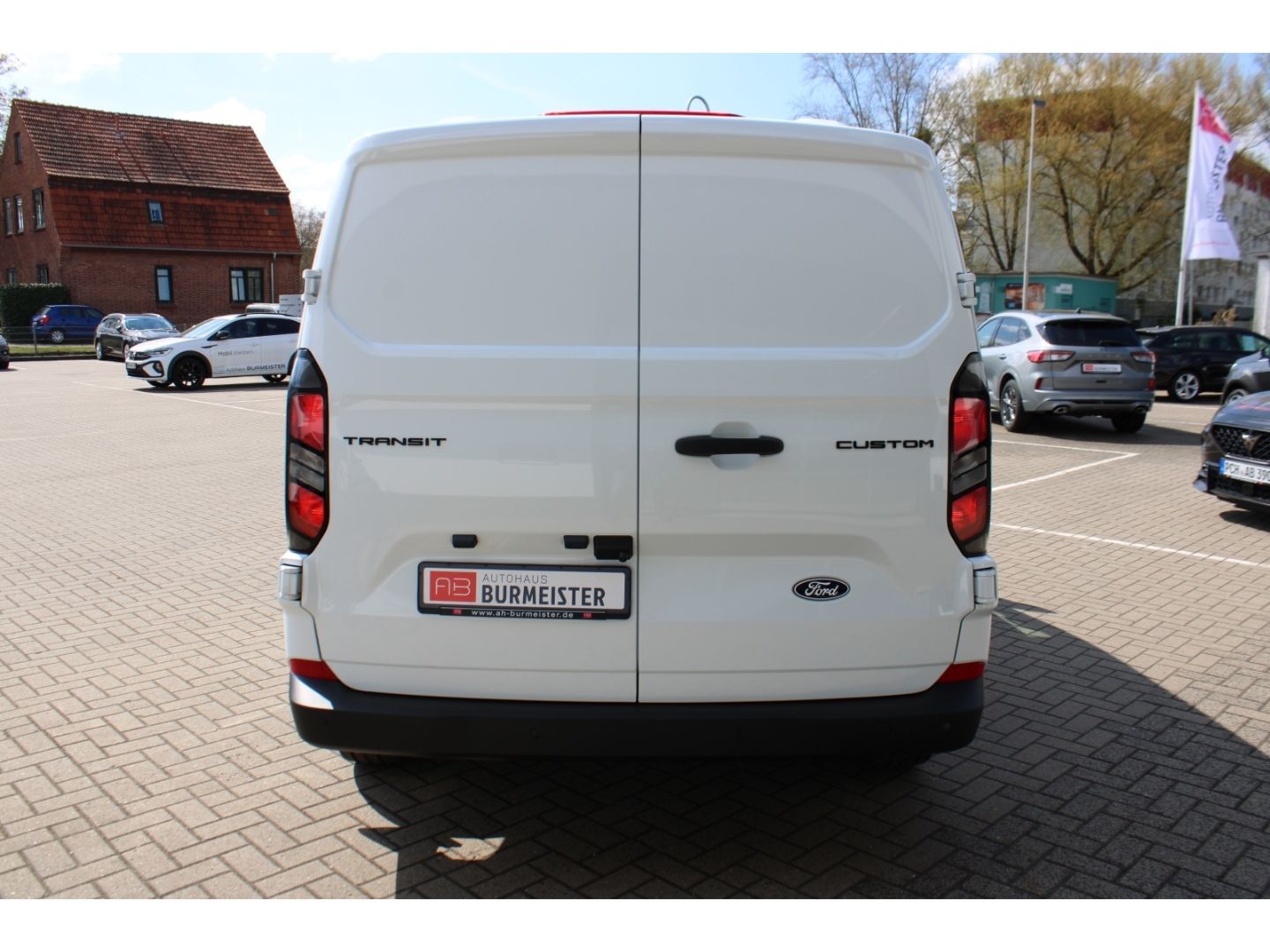 Fahrzeugabbildung Ford Transit Custom 320 L1 Trend LED GRA PDC RFK AHK