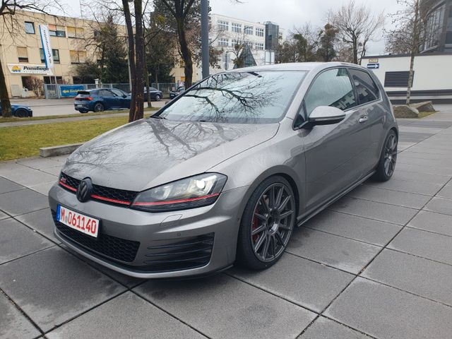 Volkswagen Golf GTI Perfo Eibach,Sebring,Bi-X,DYNAUDIO Cam