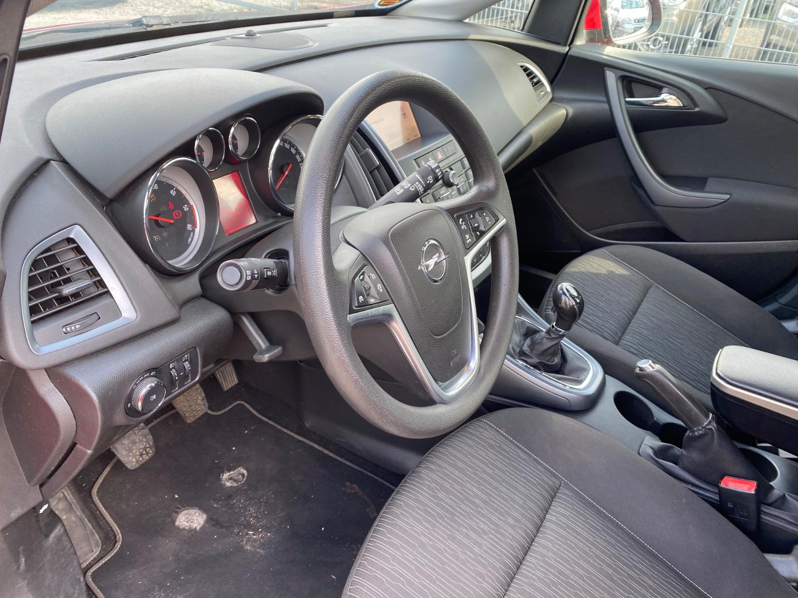 Opel Astra 2014 — photo 6