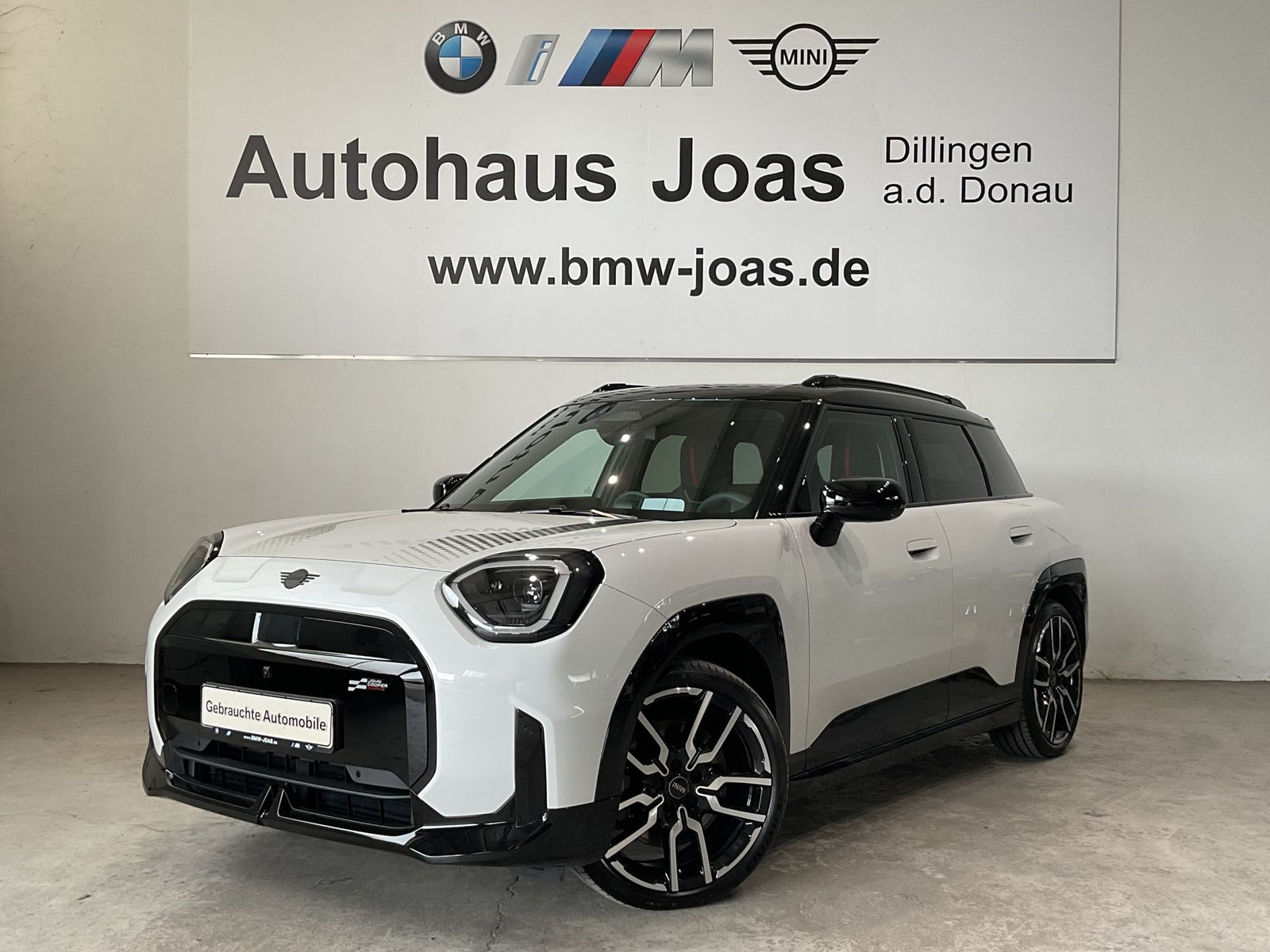 Fahrzeugeinzelansicht 4 Fahrzeugabbildung MINI Aceman SE |JCW Trim |Paket XL