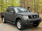 Nissan Navara 2,5 dCi SE 171 PS 4x4 - Nissan Navara mit Diesel-Antrieb: Allradantrieb, 2.5