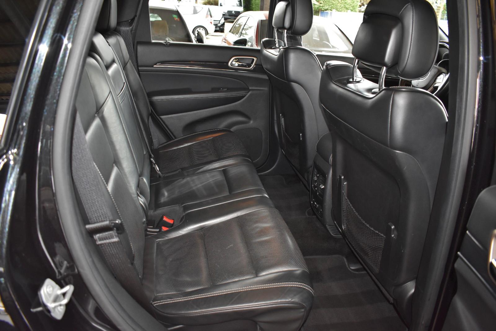 Jeep Grand Cherokee 3.0 CRD Overland | 250 ch | BVA | Toit panoramique | Sièges ventilés | Suspension pneumatique | Attelage | Cuir