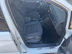 Fahrzeugabbildung Volkswagen Touran United Start-Stopp 7 Sitze Navi Sitzhe.