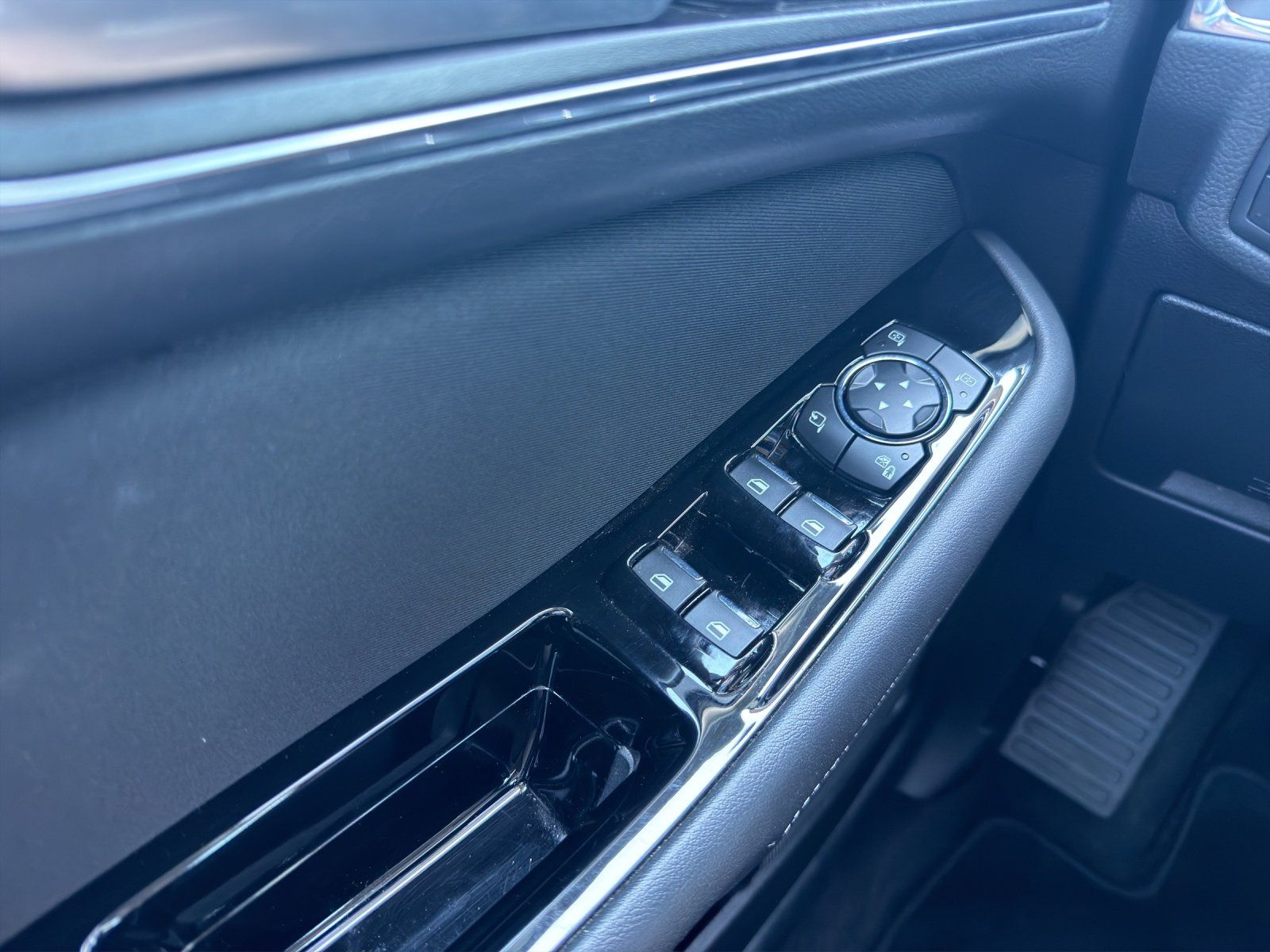 Fahrzeugabbildung Ford S-Max 2.0 EB Titanium Allrad Standh RFK SH AHK
