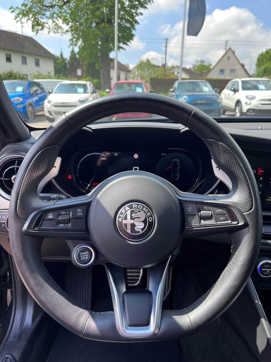 Fahrzeugabbildung Alfa Romeo Giulia Veloce Q4