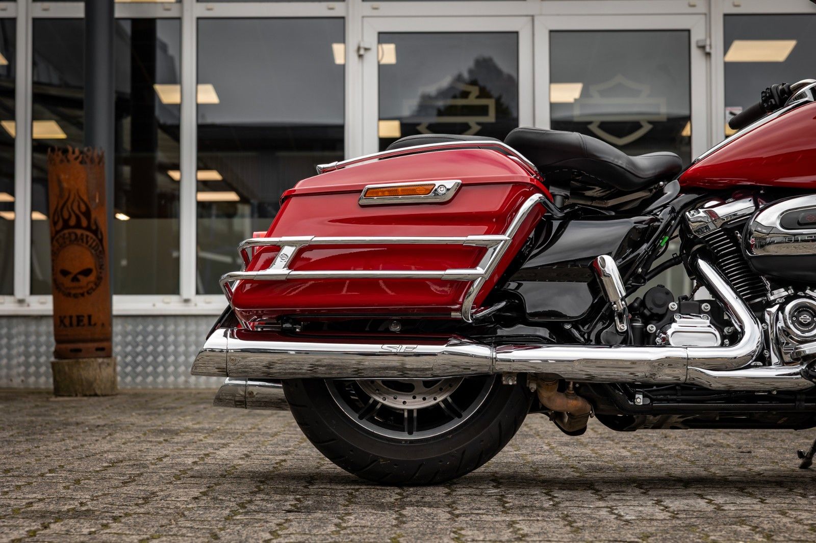 Fahrzeugabbildung Harley-Davidson FLHTP Electra Glide Standard - Firefighter