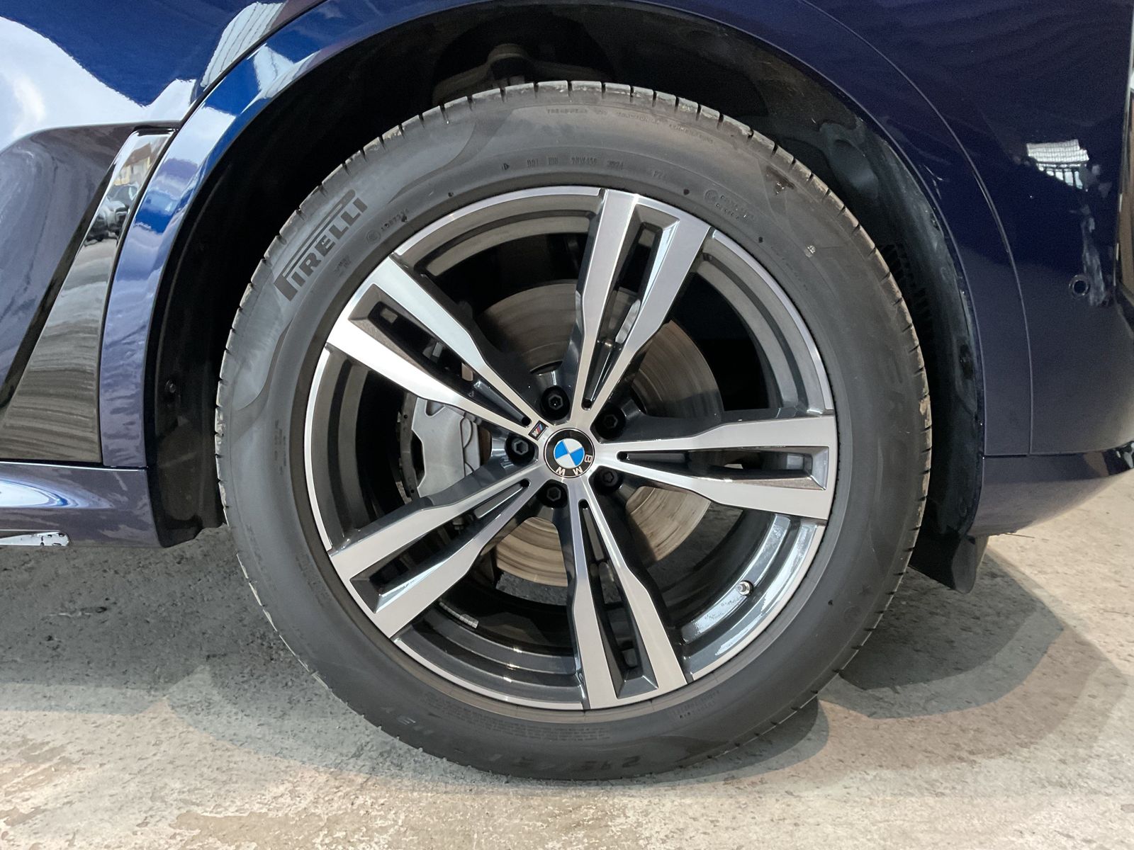 Fahrzeugeinzelansicht 18 Fahrzeugabbildung BMW X7 xDrive40d |Standheizung |Integral-Aktivlenkun