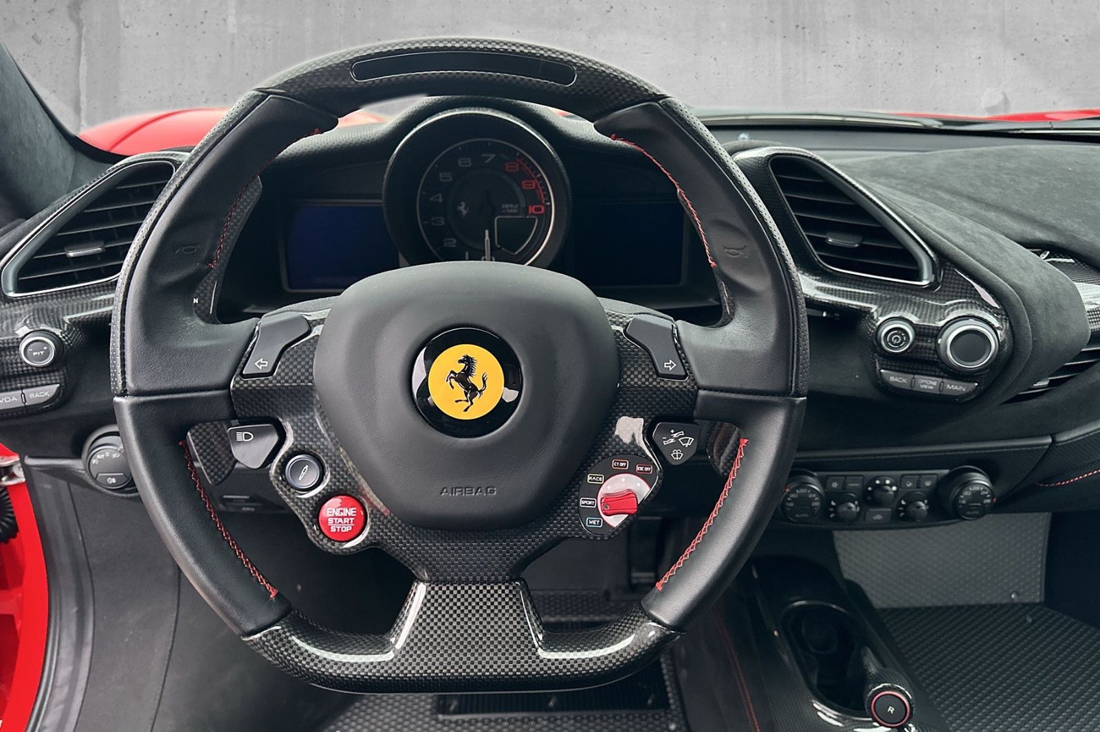 Fahrzeugabbildung Ferrari 488 Pista*Dt Auto*Voll Carbon*4 Punkt*Bügel