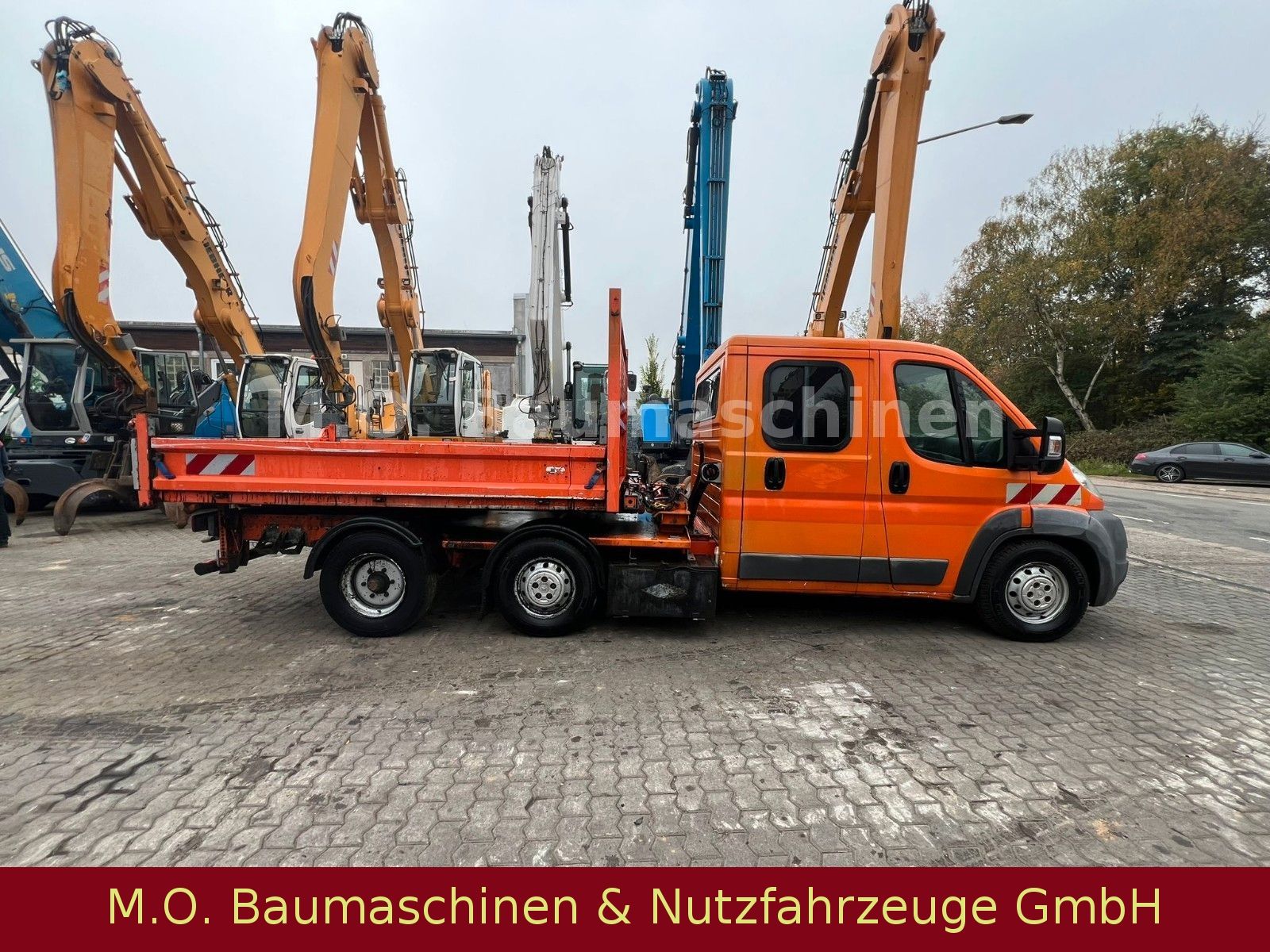 Fahrzeugabbildung Peugeot Boxer / 4x2 / 3 Achser / Kipper /