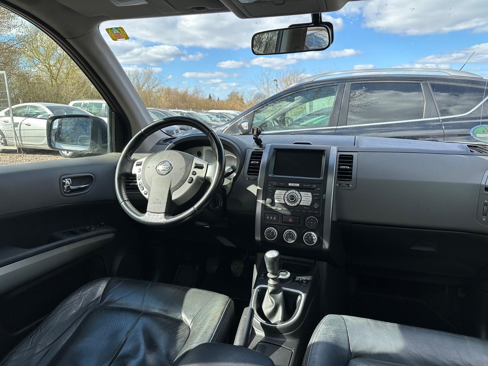 NISSAN X-TRAIL LE 4X4 2.0 DCi 173CH BVM - TOIT OUVRANT PANORAMIQUE - VOLANT EN CUIR - CT à jour