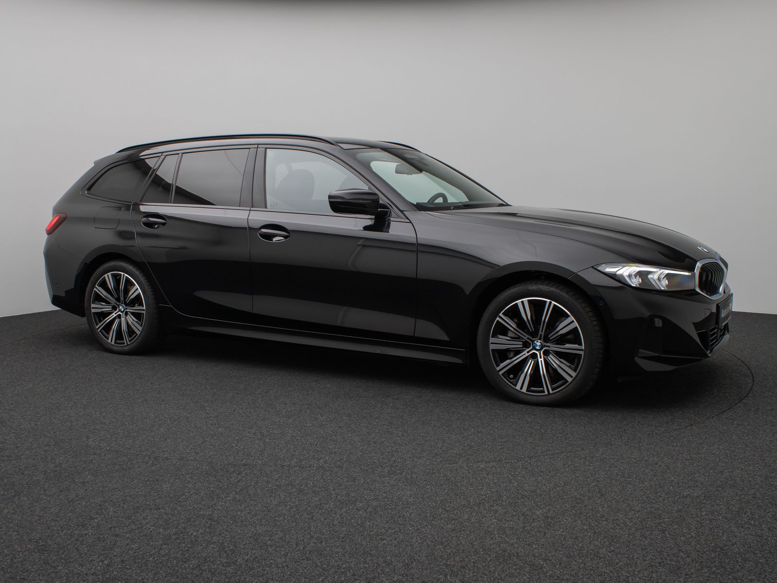 Fahrzeugabbildung BMW 330i xD Kamera HUD H/K ACC Komfort Alarm Sport