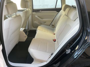 Volkswagen Passat Variant - 10