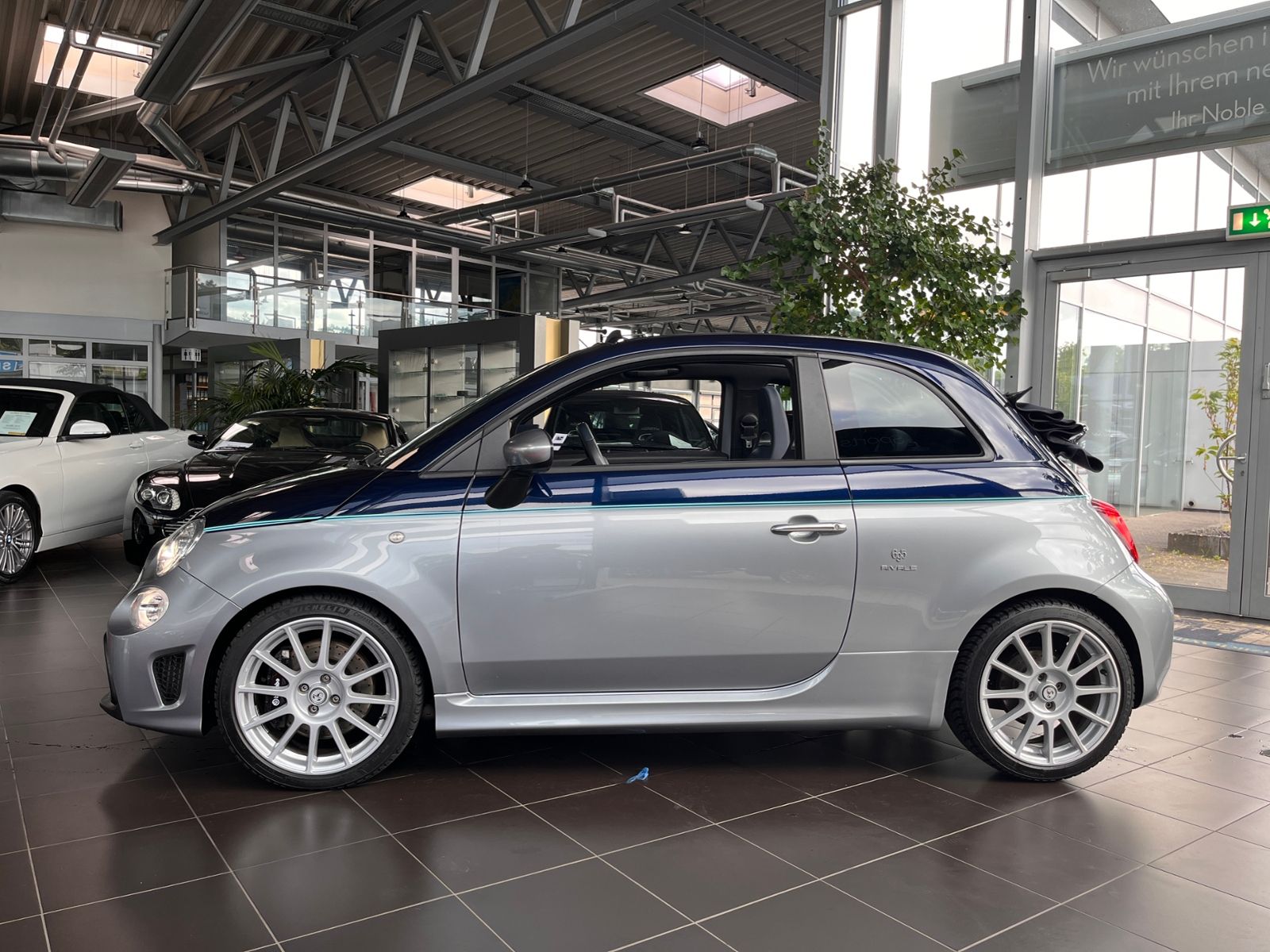 Fahrzeugabbildung Abarth 695C Rivale  Mahagoni LEDER Sitzheizung