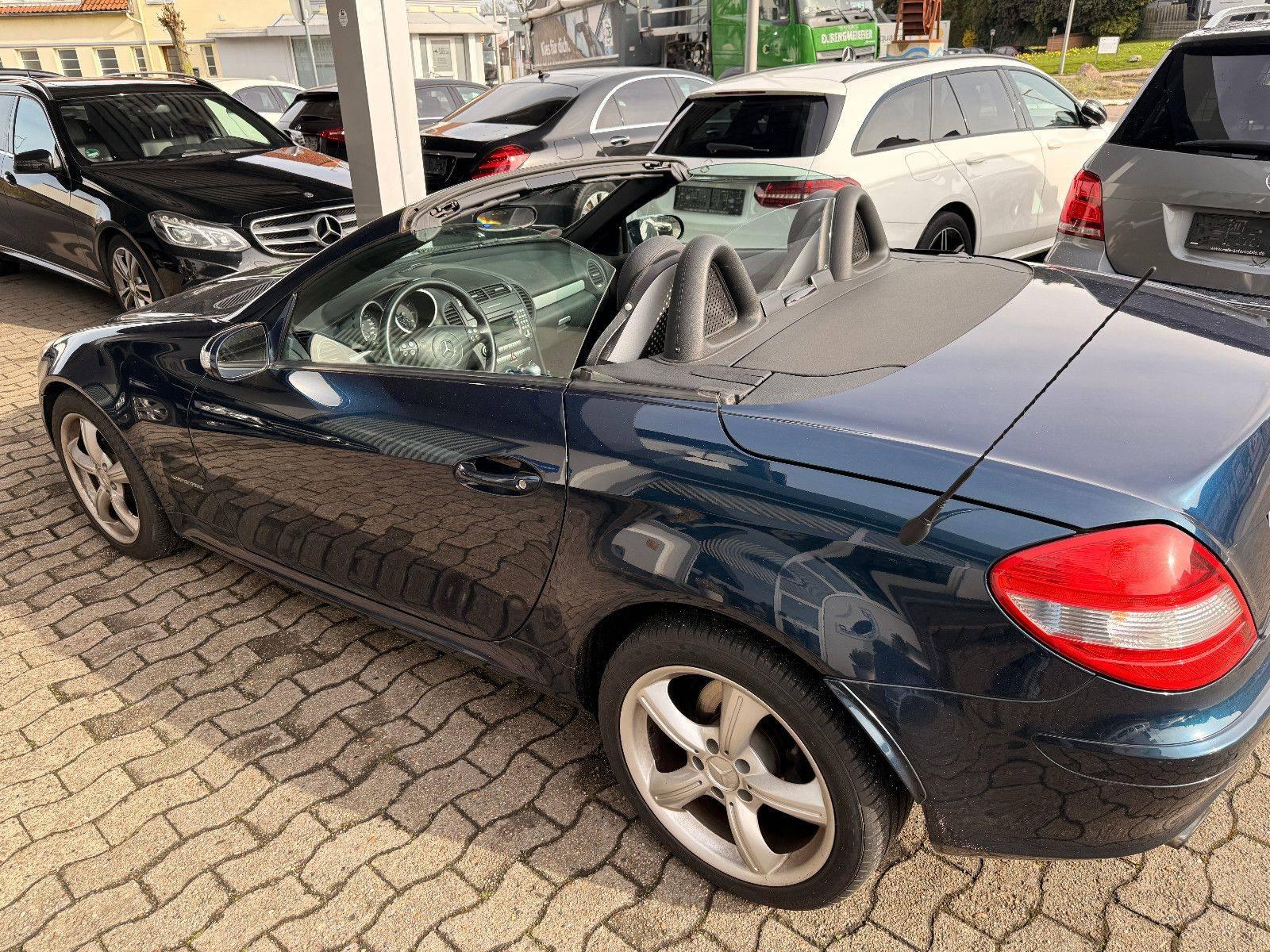 Mercedes-Benz SLK 200 Aut. Airscarf Leder Klima Navi PDC Xenon