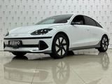 Hyundai IONIQ 6 77,4kWh 325ps 4WD Uniq 360°K/BOSE/DIGI!! - weiße Hyundai IONIQ 6