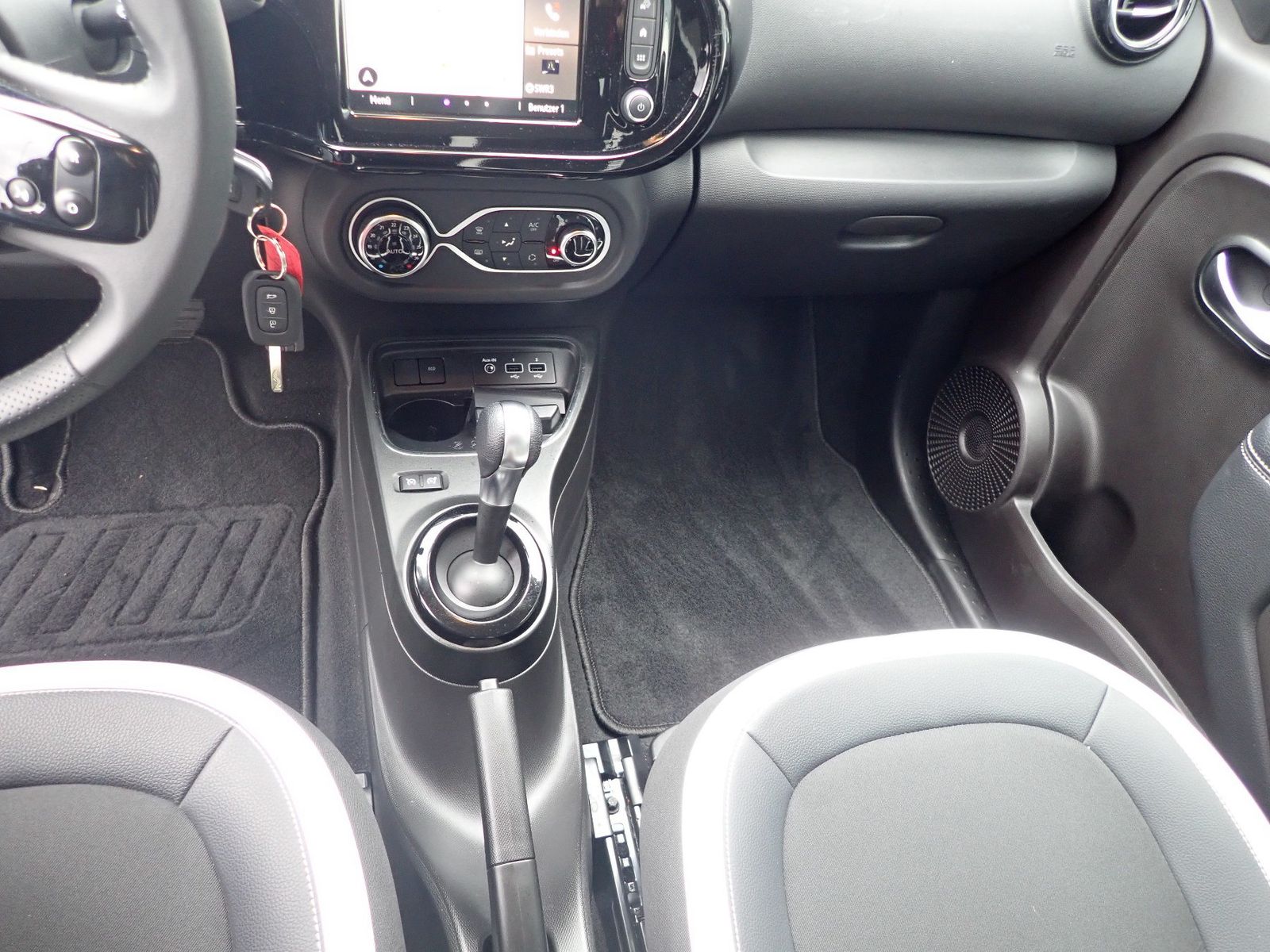 Fahrzeugabbildung Renault Twingo Techno Electric URBAN NIGHT