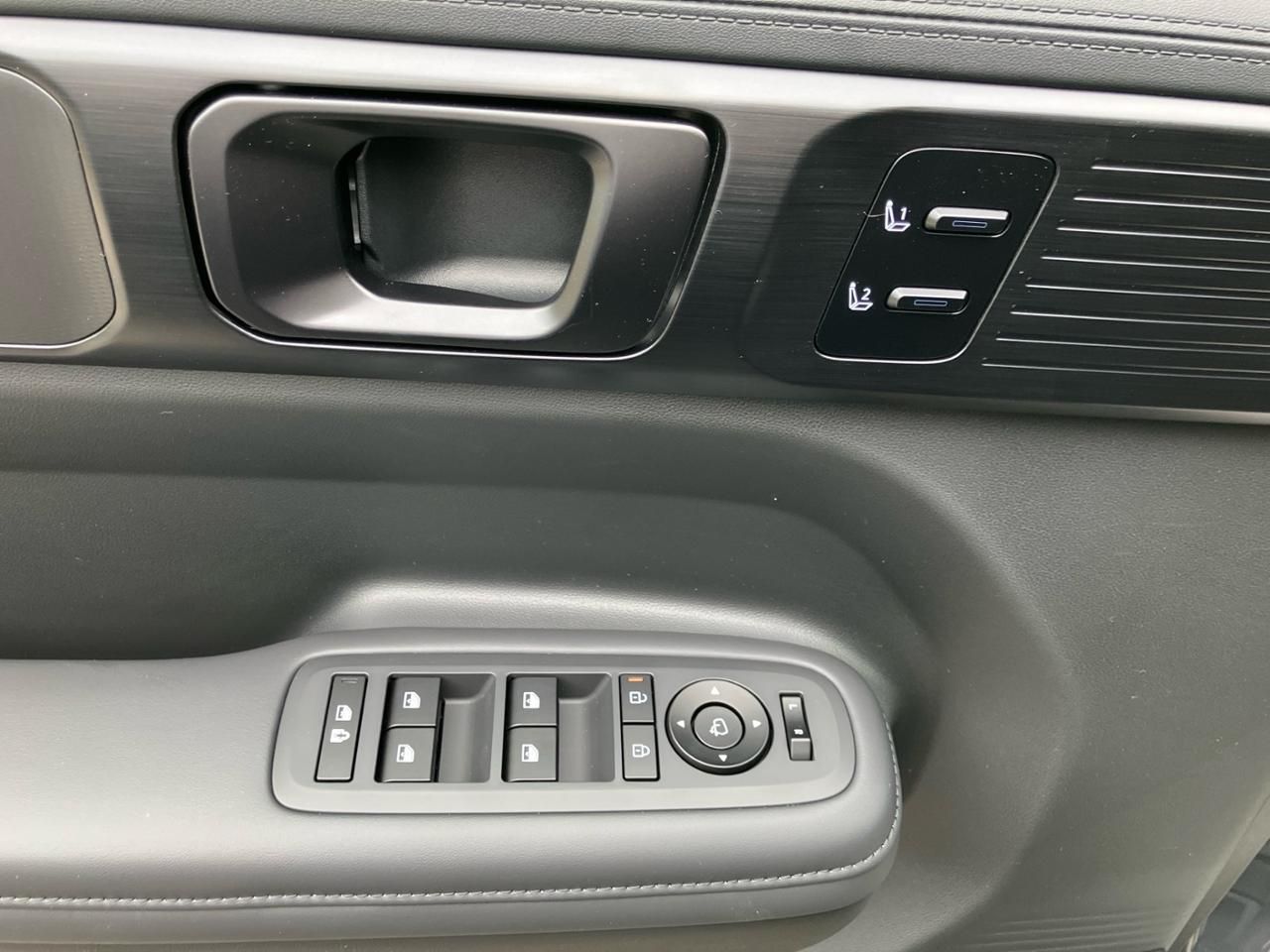Fahrzeugabbildung Hyundai SANTA FE BLACKLINE 360 4xSHZ ACC AUT Akustikglas