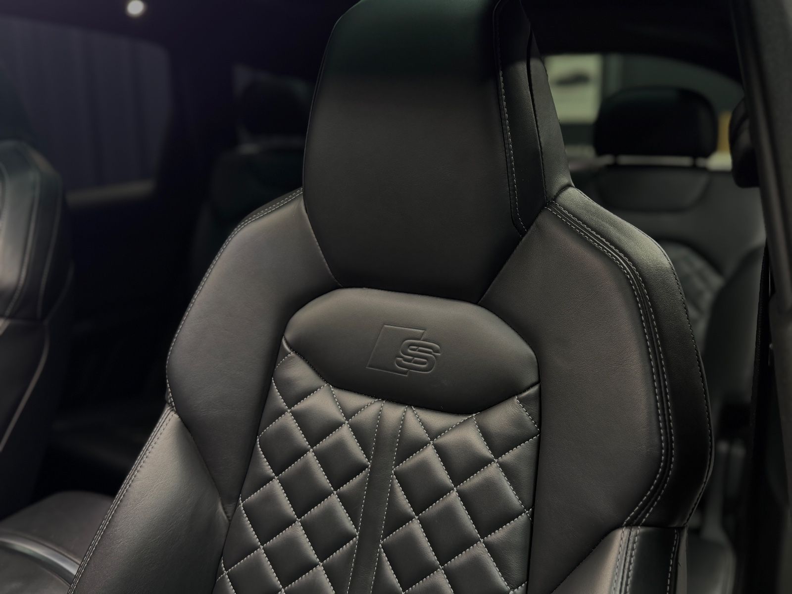 Fahrzeugabbildung Audi SQ7 4.0 TDI quattro|3D BANG&OLUFSEN|PANORAMA|AHK