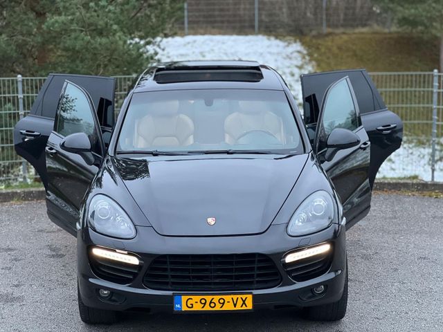 Porsche Cayenne Turbo 500 PS