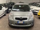 Toyota Yaris 1.3 3 porte Luna - Toyota Yaris Luna mit Benzin-Antrieb