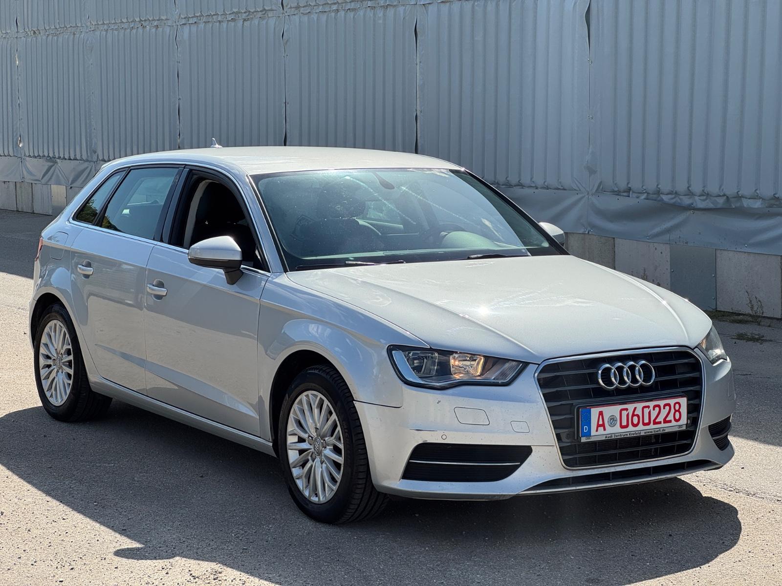 Audi A3 Sportback ambiente +NAVI+AUTOMATIK+ALU+PDC