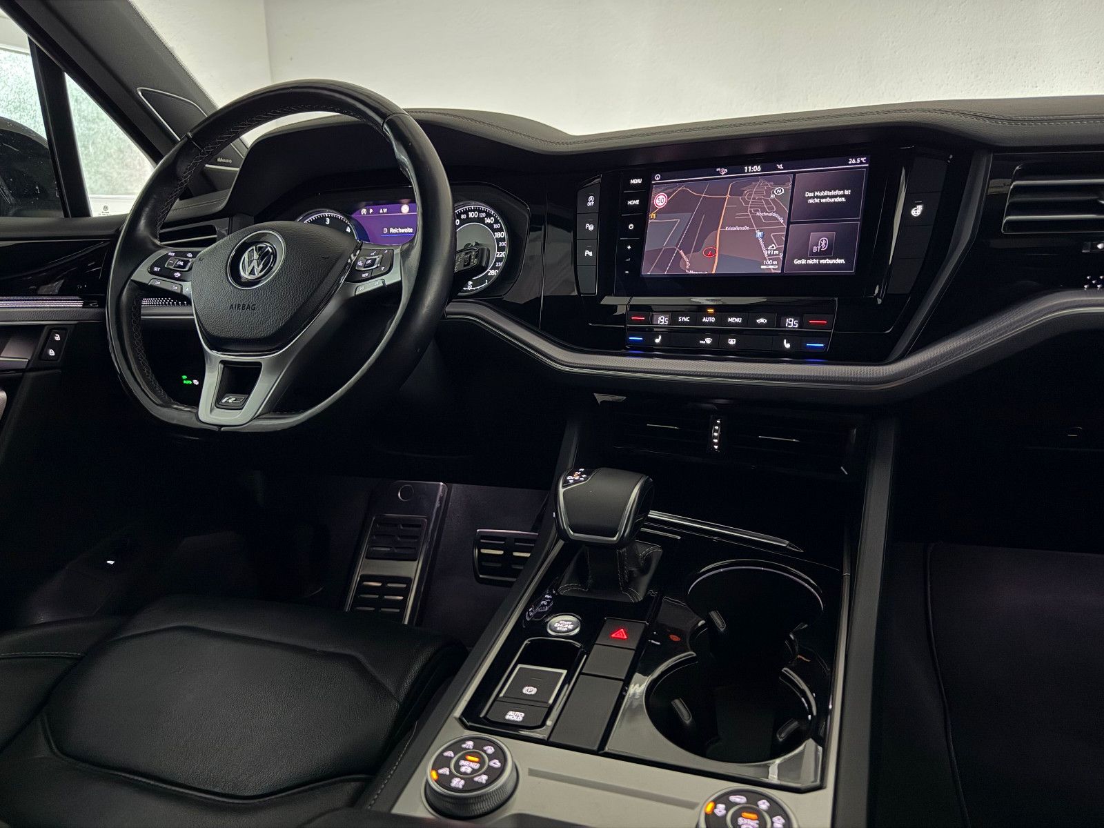 Fahrzeugabbildung Volkswagen Touareg 4Motion R-LINE/DAB+/MATRIX IQ/AHK/21 ZO