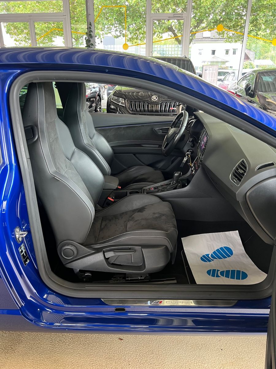 Fahrzeugabbildung SEAT Leon SC Cupra 300 *Mystery Blue* SPORTSITZE *