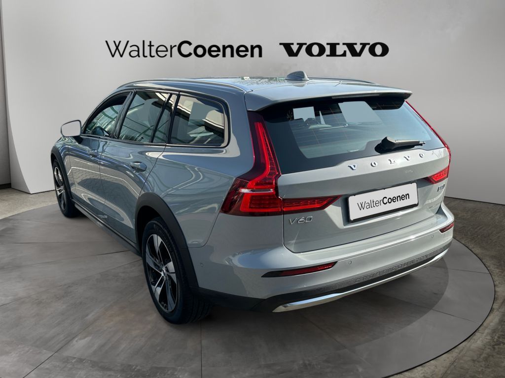 VOLVO V60 Cross Country B4 D AWD Plus AHK semi elektr. VOLVO V60 Cross Country B4 D AWD Plus AHK semi elektr.