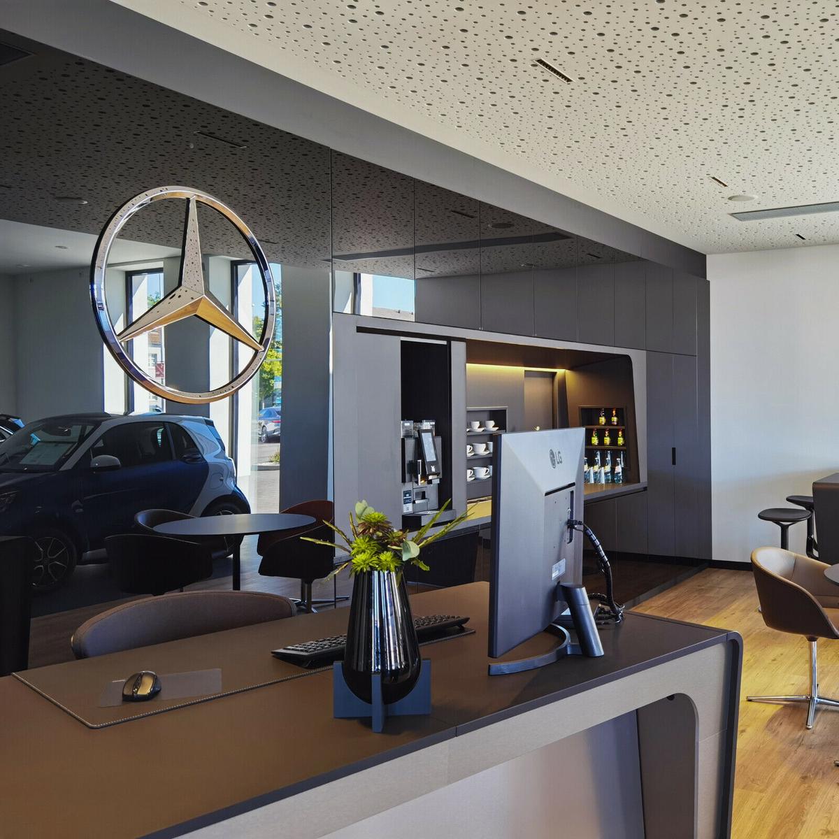 showroom-image-top