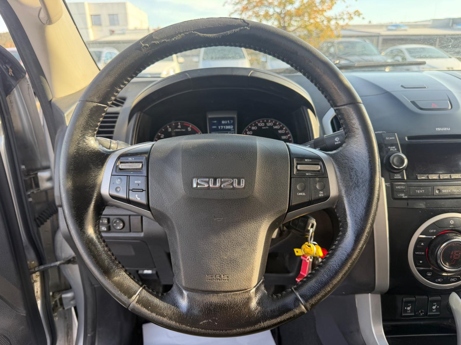Isuzu D-Max Double Cabine 2.5 TD 163ch BVA - Attelage - Carnet entretien - Non fumeur