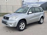 Toyota RAV 4 RAV4 2.0 Executive 4X4/Leder/PDC/SHZ/KLIMA - gebrauchte Toyota RAV 4 aus dem Jahr 2005