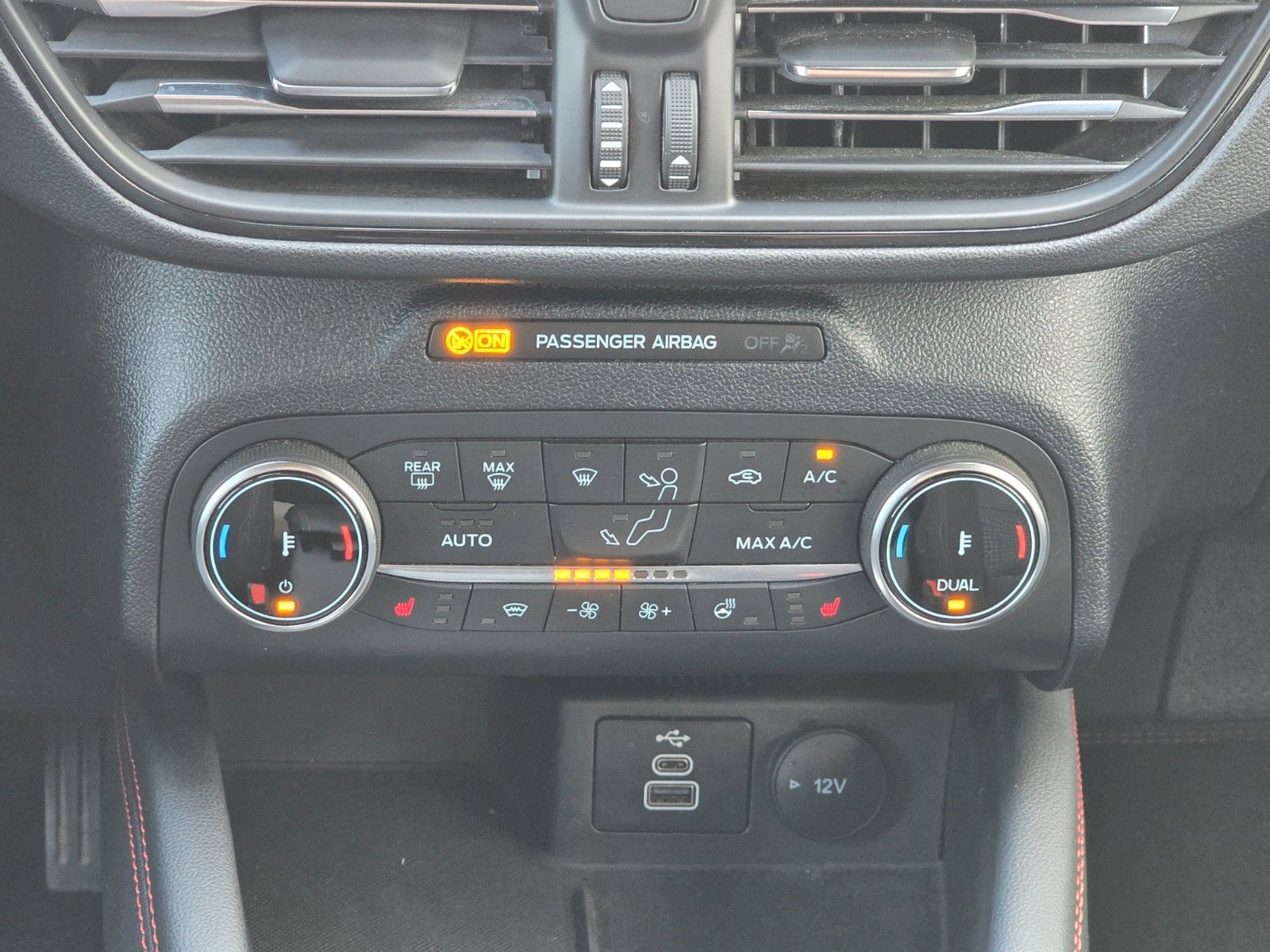 Fahrzeugabbildung Ford Kuga Plug-In Hybrid 2,5 ST-Line Navi Kamera