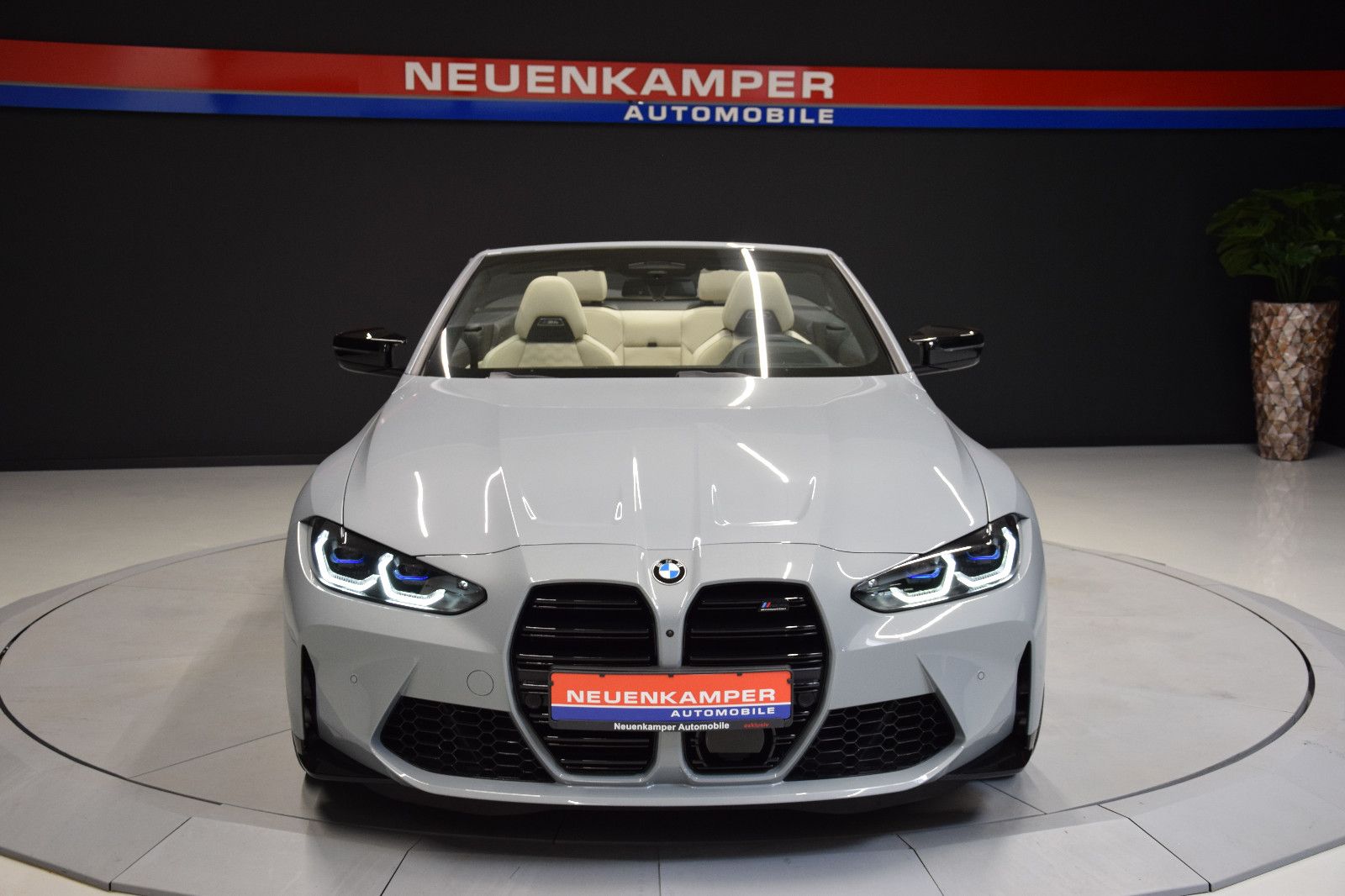 Fahrzeugabbildung BMW M4 Cabrio xDr. Individ. HuD ACC Sitzlüft 360°h/k