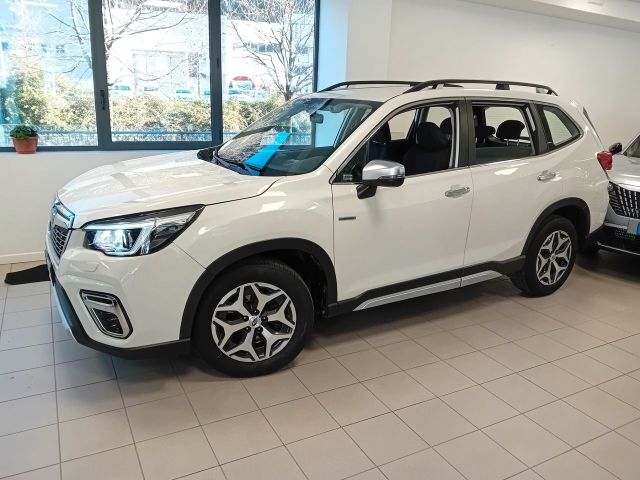 Subaru Forester 2.0 e-Boxer MHEV CVT Lineartroni