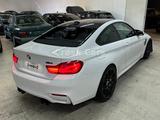 BMW M4 Coupe M-Performance*LED*Head-Up*Harman-Kardon - : Unfallwagen