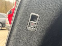 Fahrzeugabbildung Audi RS6 Avant 22"*LASER*HUD*AHK*NACHTSICHT*LEDER*ALC