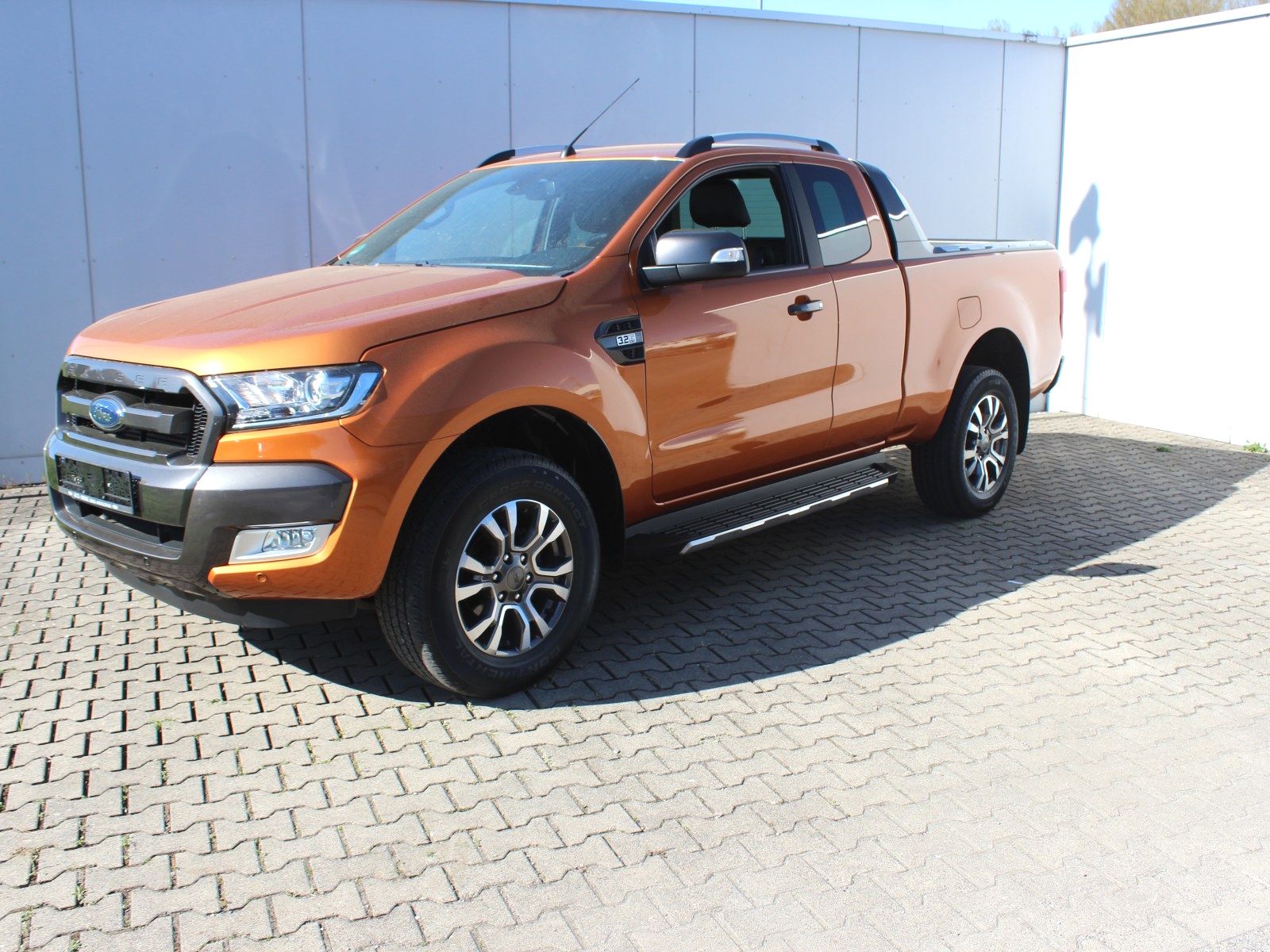 Fahrzeugabbildung Ford Ranger Wildtrak Extrakabine 4x4 3,2 TDCi